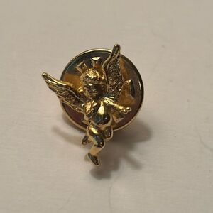 Vintage dainty Gold Tone Cherub Guardian Angel with wings Lapel Pin